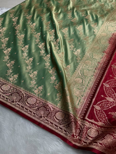 Pista \ Maroon Contrast Satin Katan Saree Floral Cross Pattern SK156