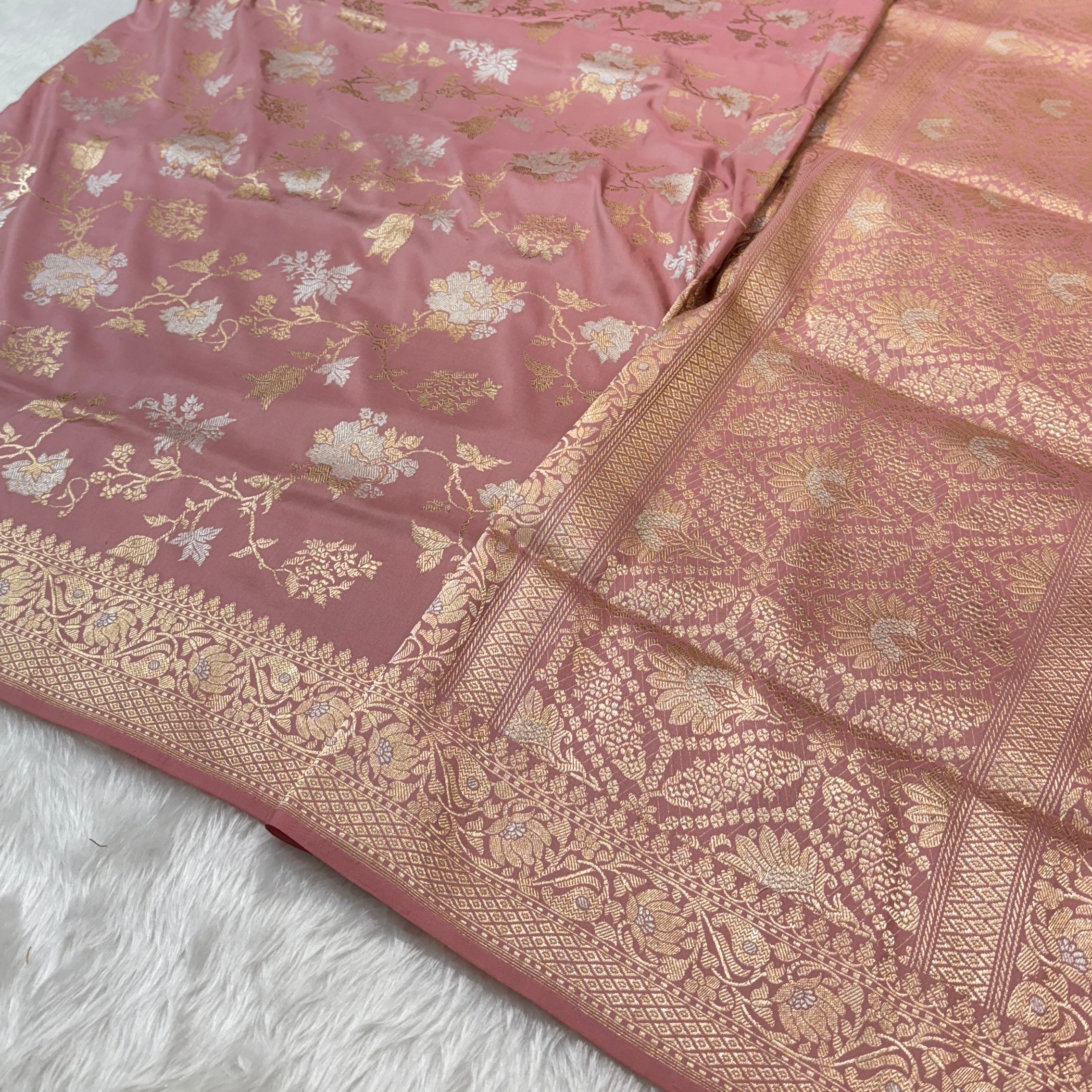 Pure Handloom Premium Banarasi Saree ZP02