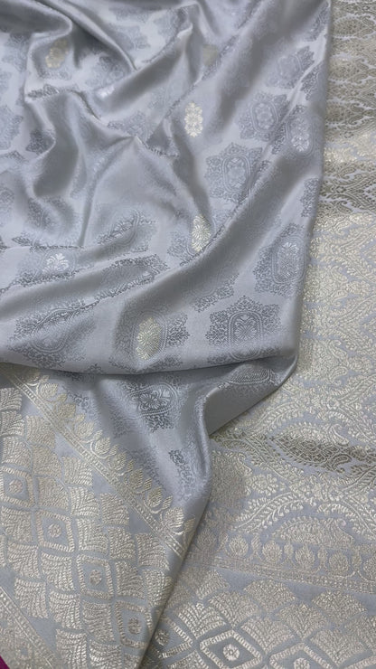 Ice Gray Tanchoi Motif Mashru Silk Saree