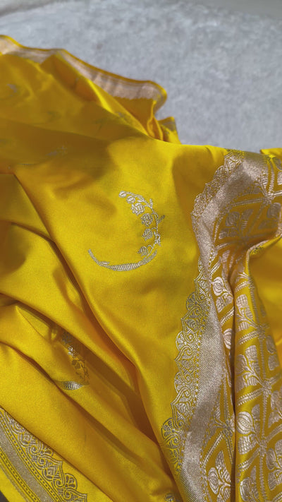 Yellow Shades Unique Motif Mashru Silk Saree MCS47
